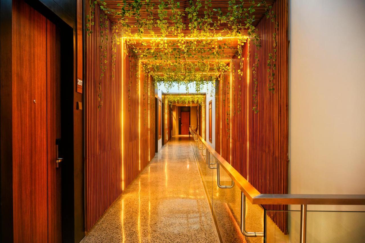 Nata Azana Hotel Solo Exterior foto